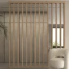Separador ambientes listones de madera verticales